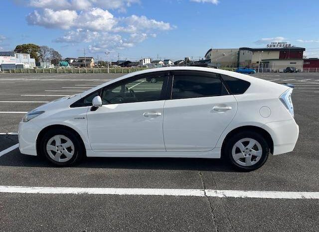 Toyota Prius (Reserved) full