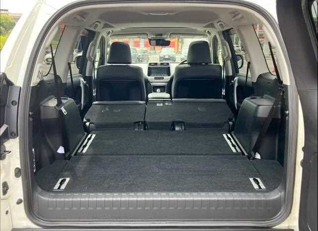 Toyota Land Cruiser Prado (Reserved) full