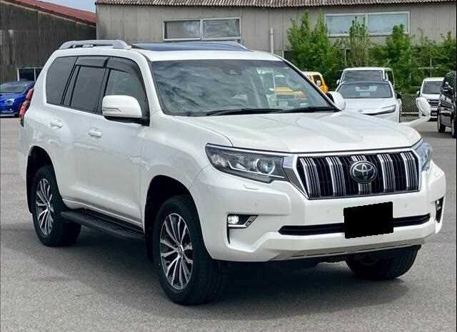 Toyota Land Cruiser Prado (Reserved) full