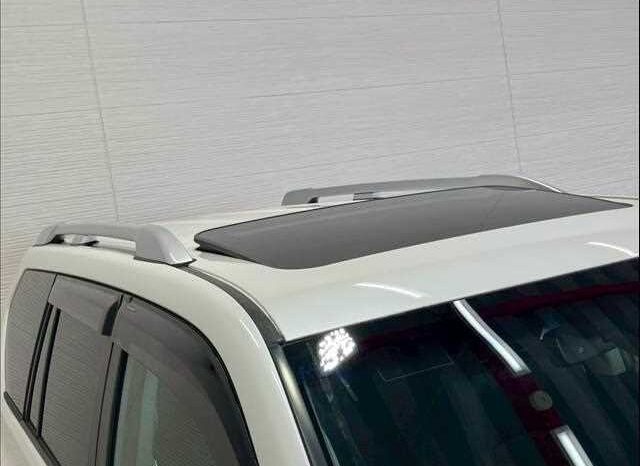 Toyota Land Cruiser Prado (Reserved) full