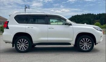 Toyota Land Cruiser Prado (Reserved) full