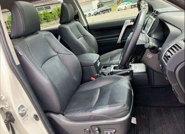 Toyota Land Cruiser Prado (Reserved) full