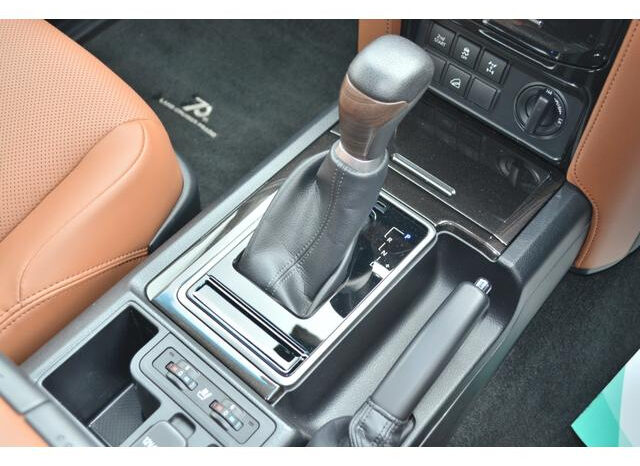 Toyota Land Cruiser Prado (Reserved) full