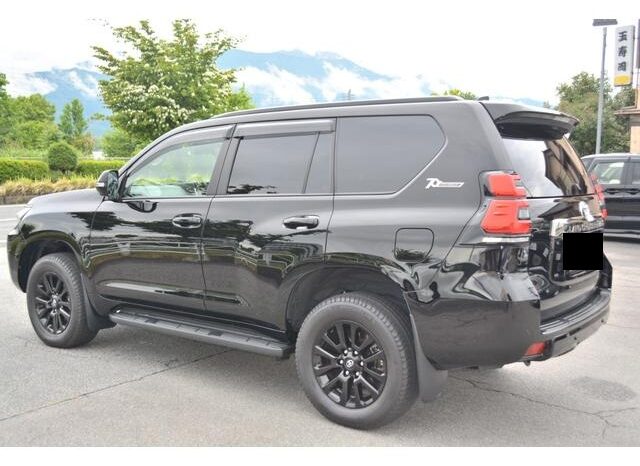 Toyota Land Cruiser Prado (Reserved) full