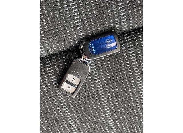 Honda Vezel (Reserved) full