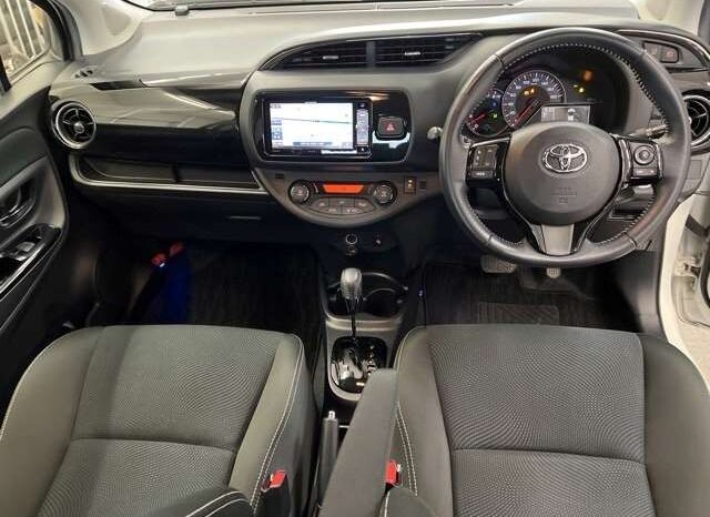 Toyota Vitz full