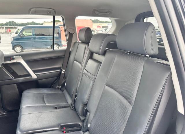 Toyota Land Cruiser Prado full