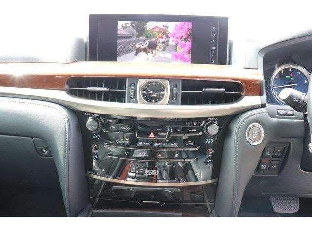 Lexus LX570 (Reserved) full