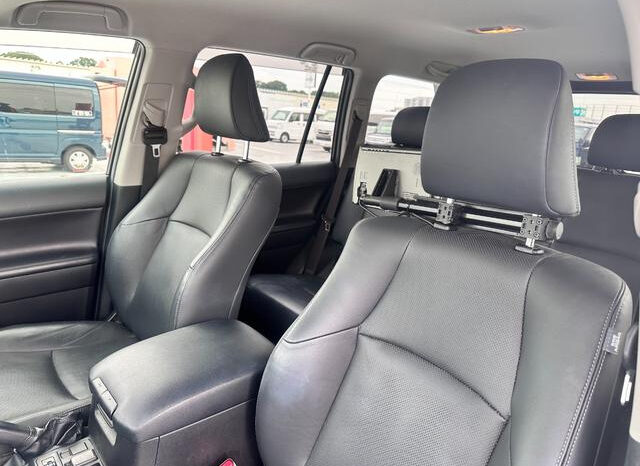 Toyota Land Cruiser Prado full