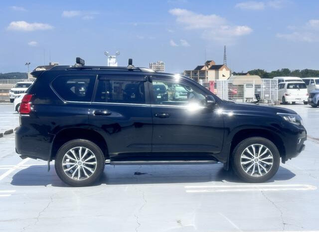 Toyota Land Cruiser Prado full