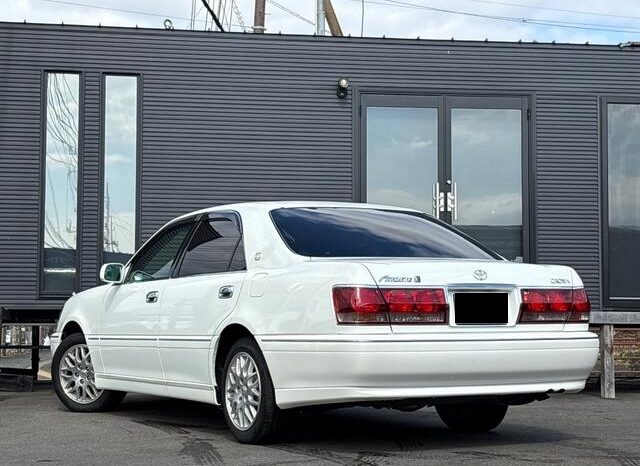 Toyota Crown Athlete  (Reserved) full