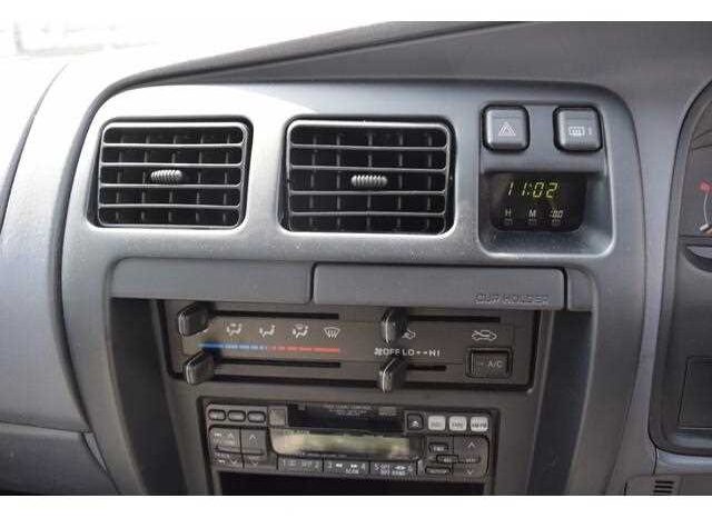 Toyota Hilux Surf (Reserved) full