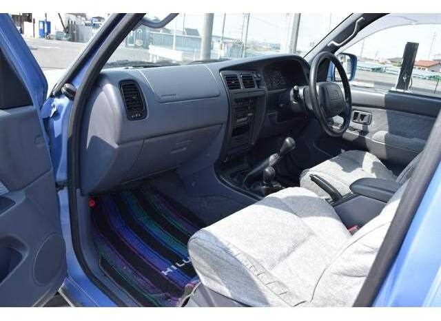 Toyota Hilux Surf (Reserved) full