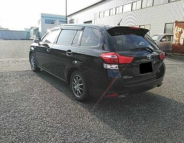 Toyota Corolla Fielder (Reserved) full