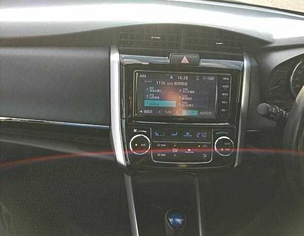 Toyota Corolla Fielder (Reserved) full