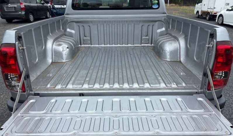 Toyota Hilux full