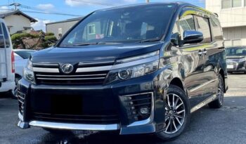 Toyota Voxy full