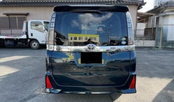 Toyota Voxy full