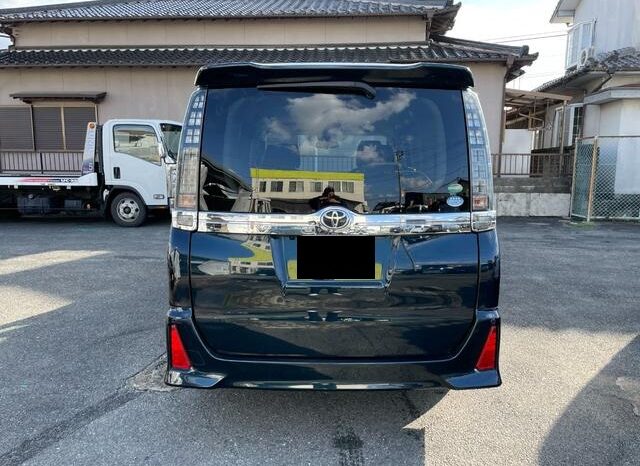 Toyota Voxy full