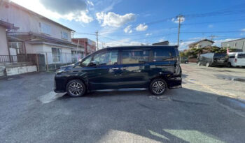 Toyota Voxy full