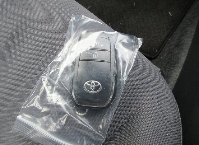 Toyota Yaris Cross full