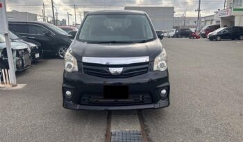 Toyota Noah (Reserved) full