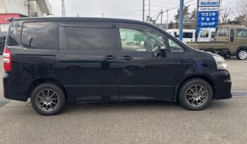 Toyota Noah (Reserved) full