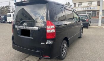 Toyota Noah (Reserved) full