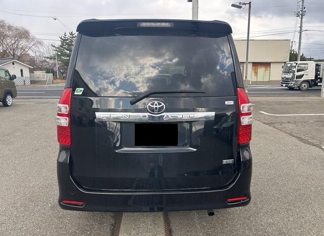 Toyota Noah (Reserved) full