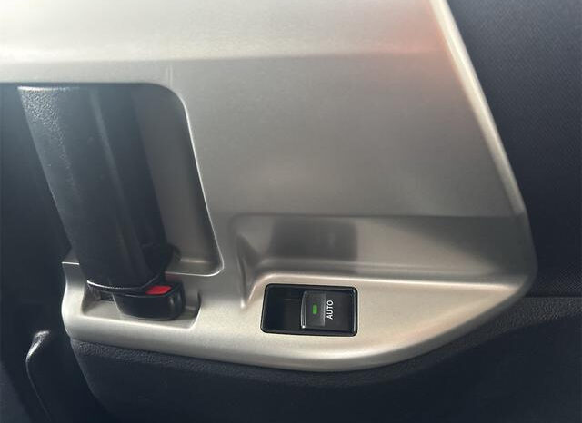 Toyota Noah (Reserved) full